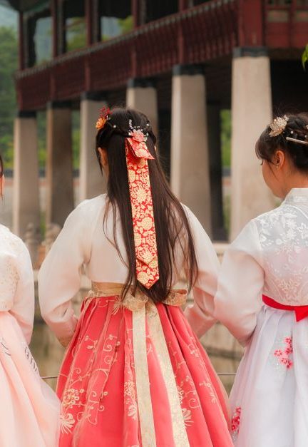 Outfit Ideas Japan Spring: Japan Spring Outfit Ideas: Layers That Handle Real Weather