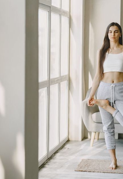 Straight Leg Yoga Pants Outfit: Straight Leg Yoga Pants: Why They Work Better Than Leggings for Most Body Types